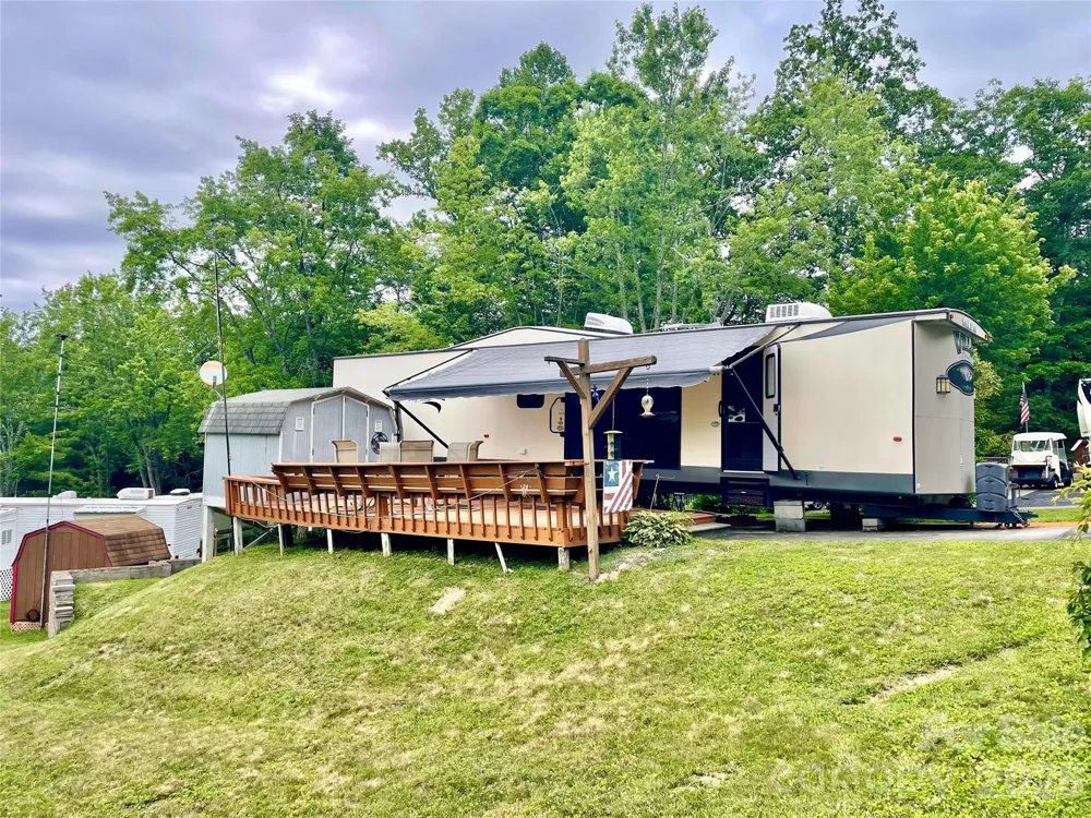 226 Saddle Ridge Drive Ennice, NC 28623