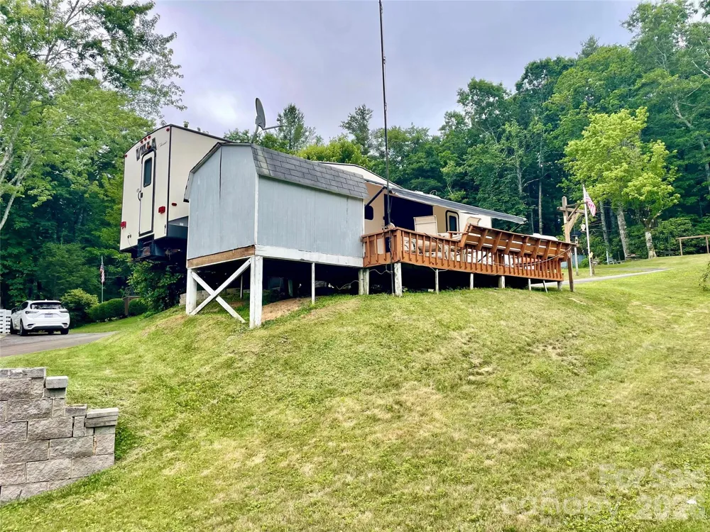 226 Saddle Ridge Drive Ennice, NC 28623