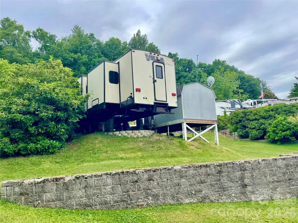 226 Saddle Ridge Drive Ennice, NC 28623