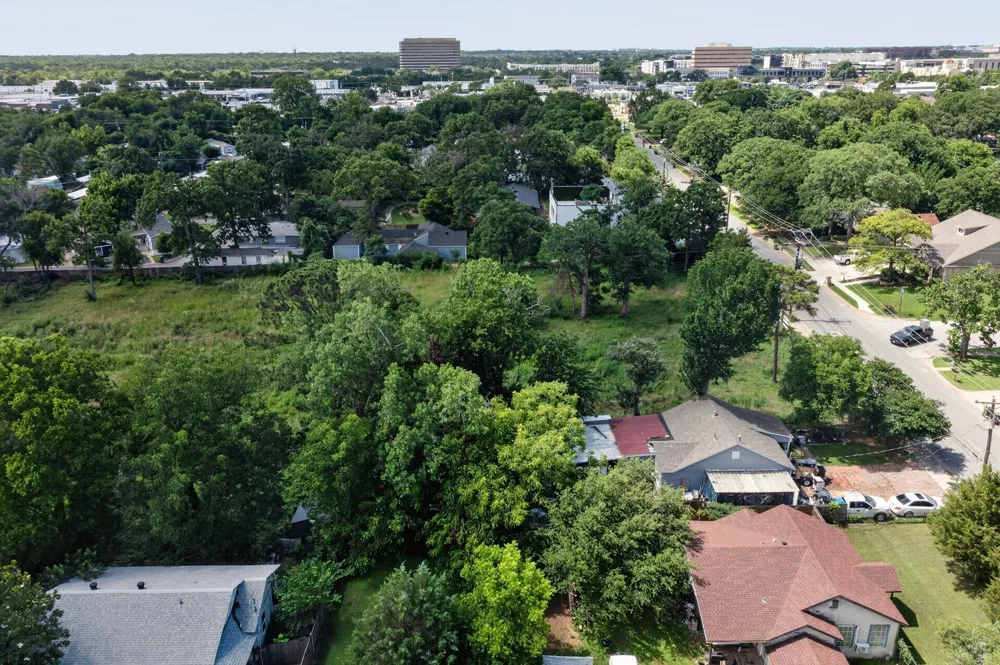 433 East Street Arlington, TX 76011
