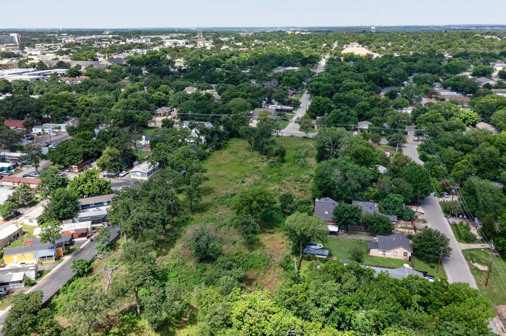 433 East Street Arlington, TX 76011