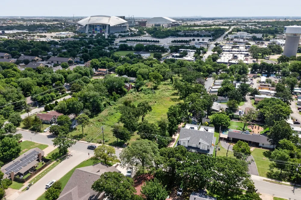 433 East Street Arlington, TX 76011