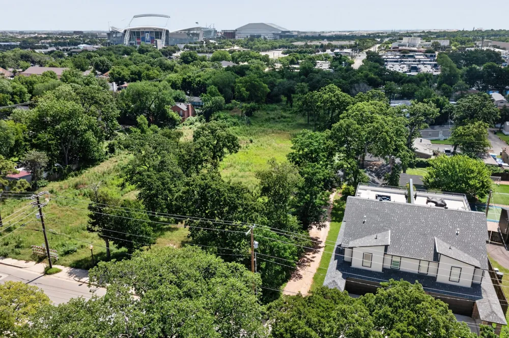 433 East Street Arlington, TX 76011
