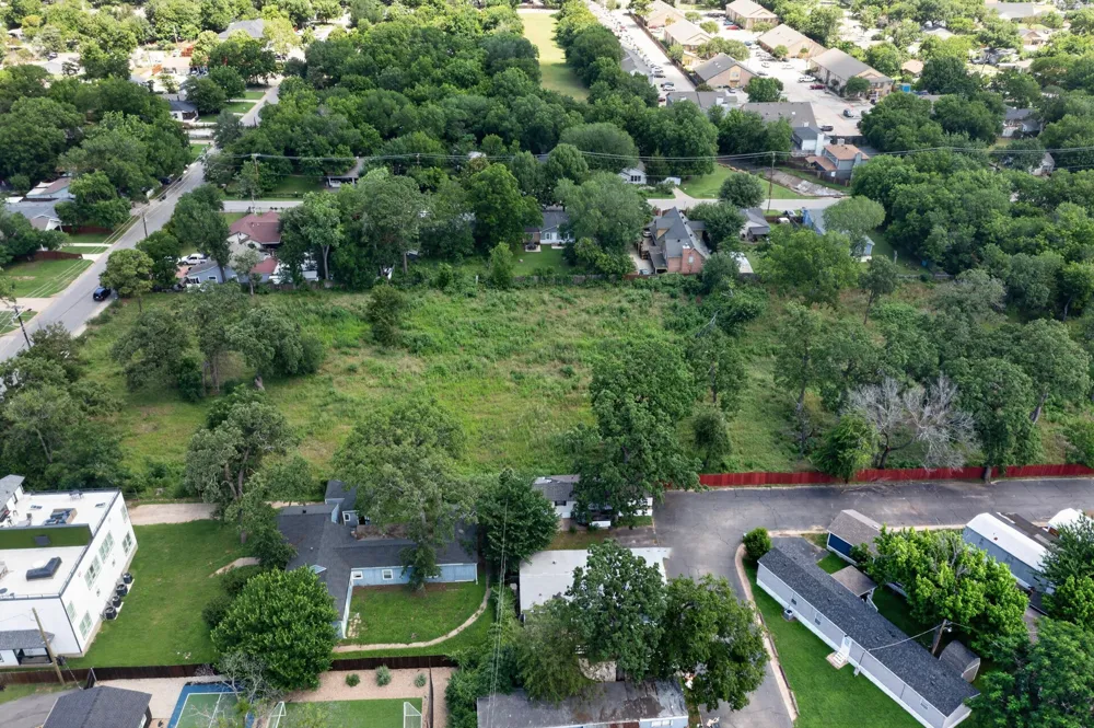 433 East Street Arlington, TX 76011