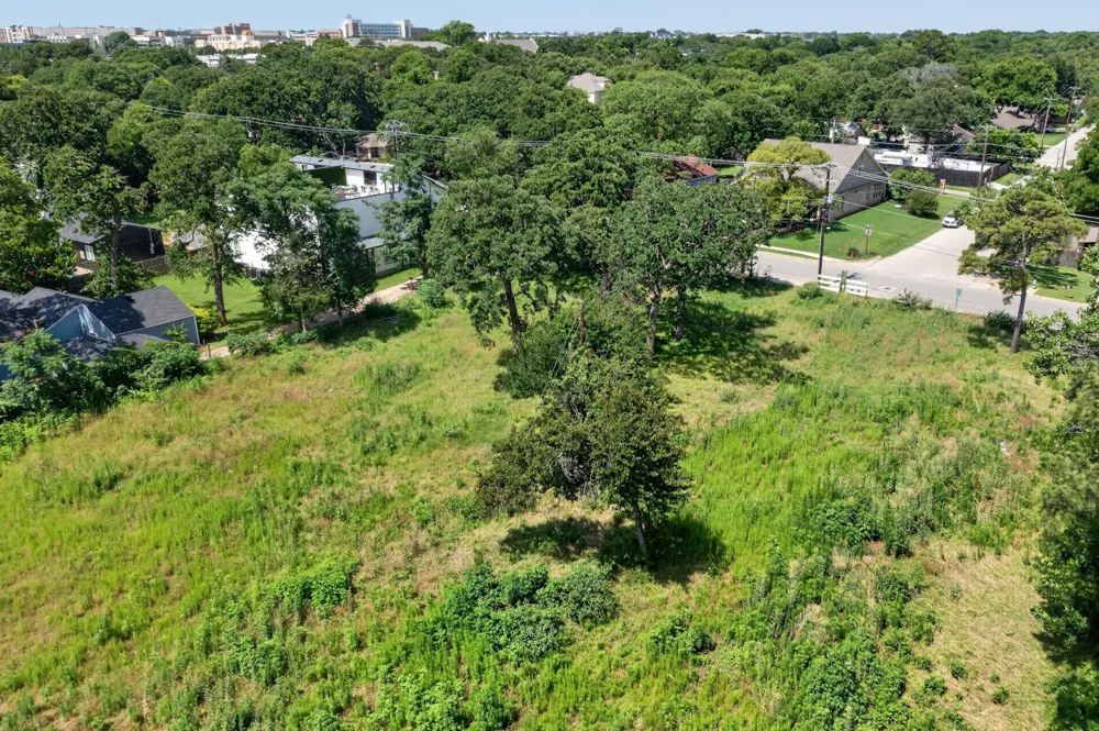 433 East Street Arlington, TX 76011