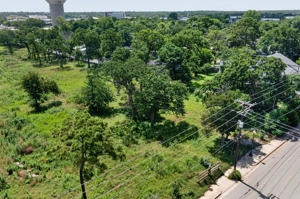 433 East Street Arlington, TX 76011