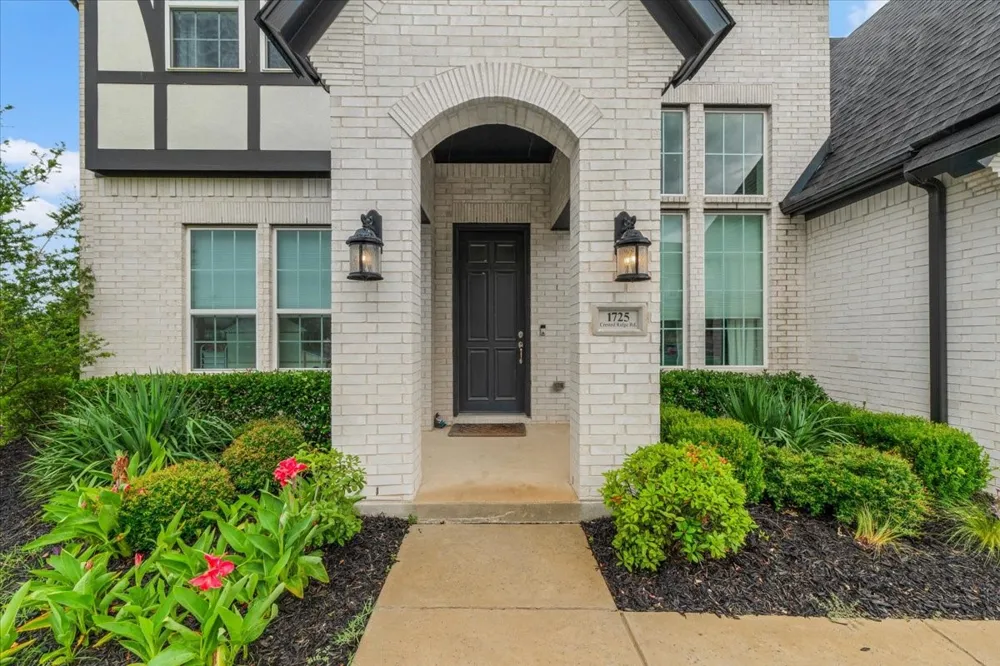 1725 Crested Ridge Road Fort Worth, TX 76008