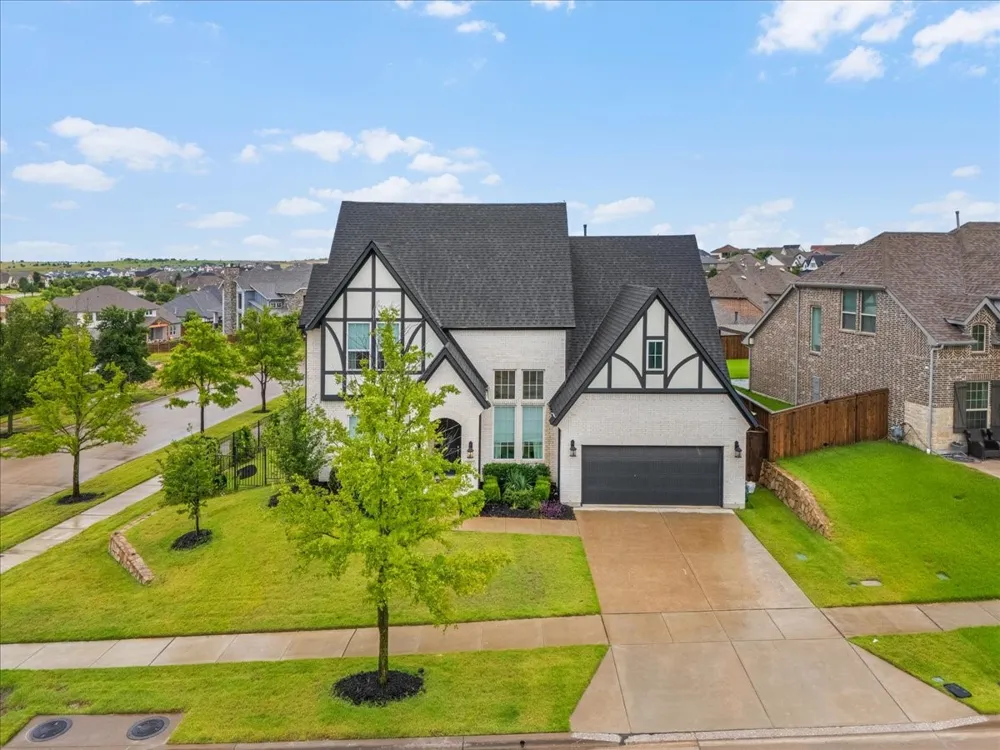 1725 Crested Ridge Road Fort Worth, TX 76008