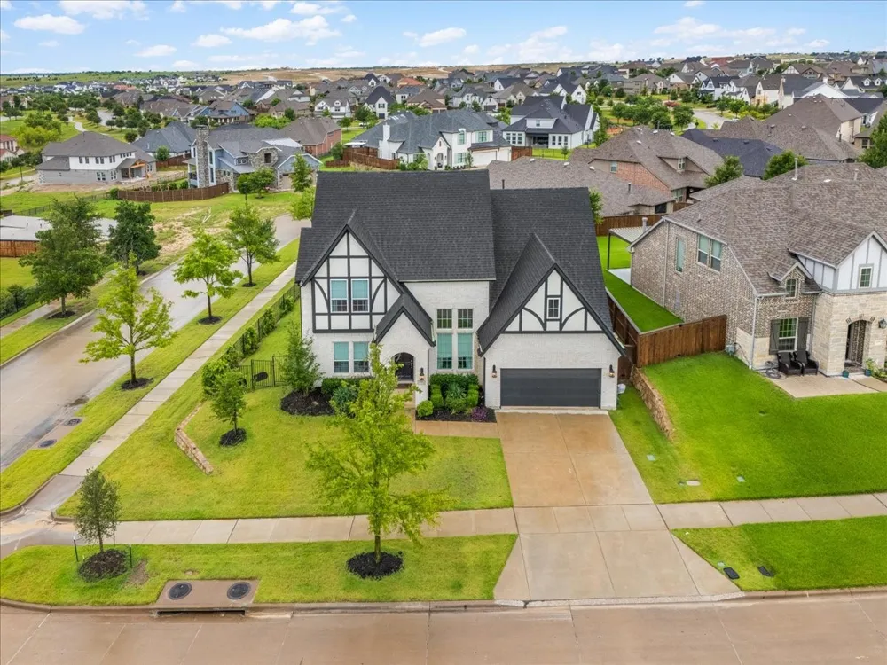 1725 Crested Ridge Road Fort Worth, TX 76008