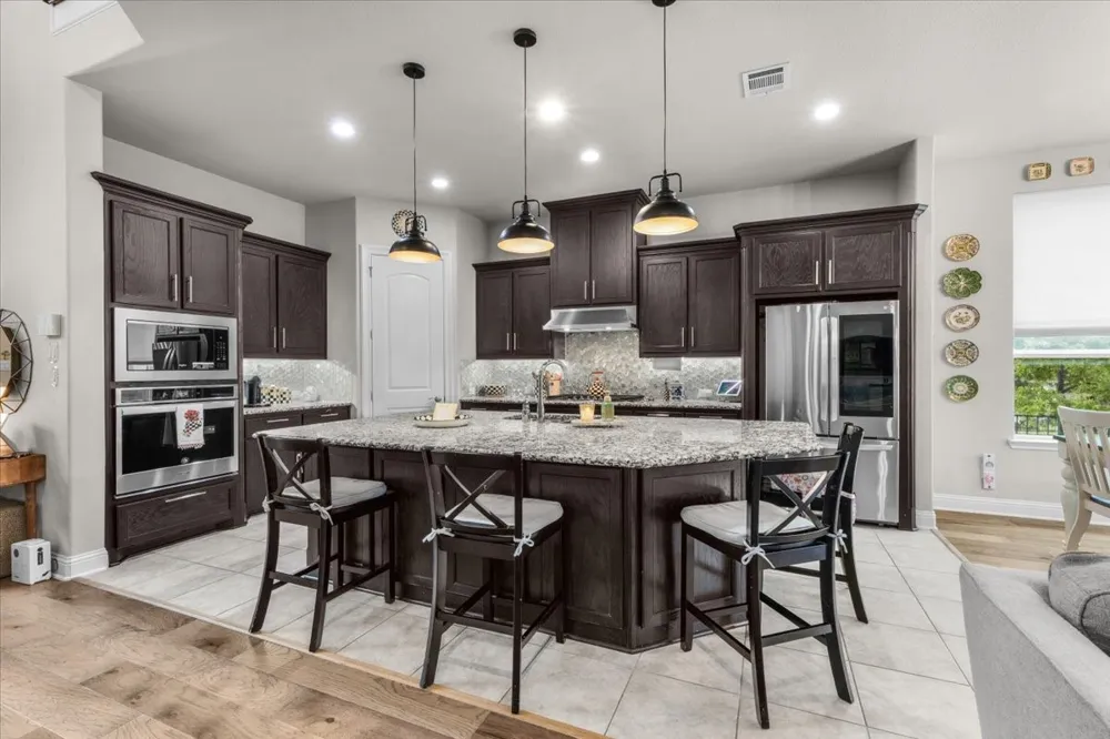 1725 Crested Ridge Road Fort Worth, TX 76008