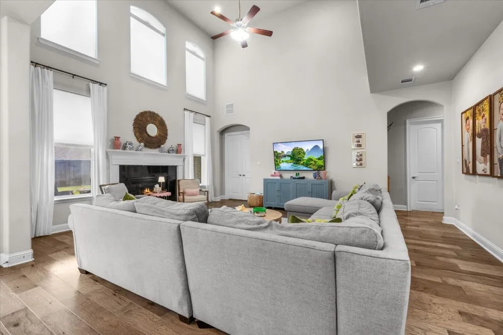 1725 Crested Ridge Road Fort Worth, TX 76008