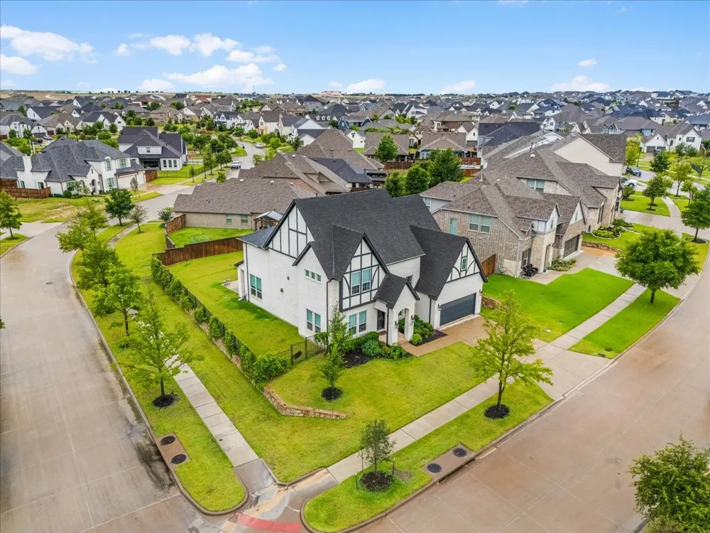 1725 Crested Ridge Road Fort Worth, TX 76008