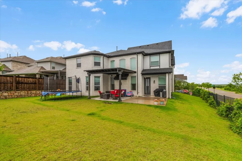 1725 Crested Ridge Road Fort Worth, TX 76008