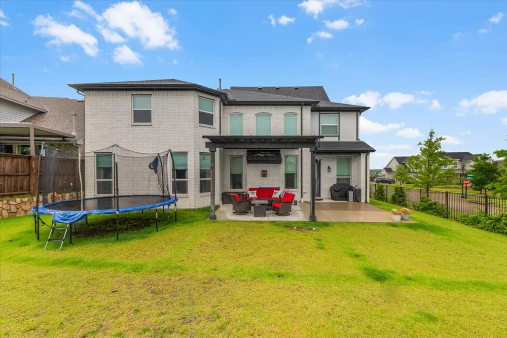 1725 Crested Ridge Road Fort Worth, TX 76008