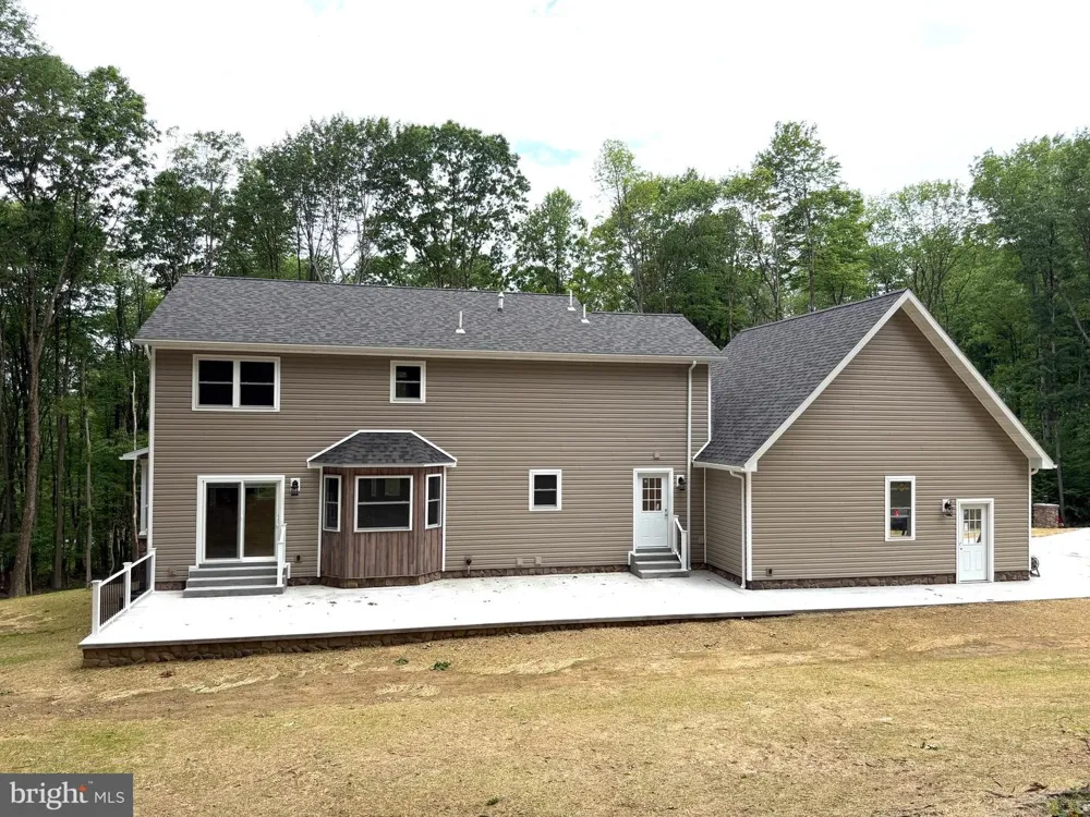 114 DRIPPING SPRING RD Morgantown, WV 26508