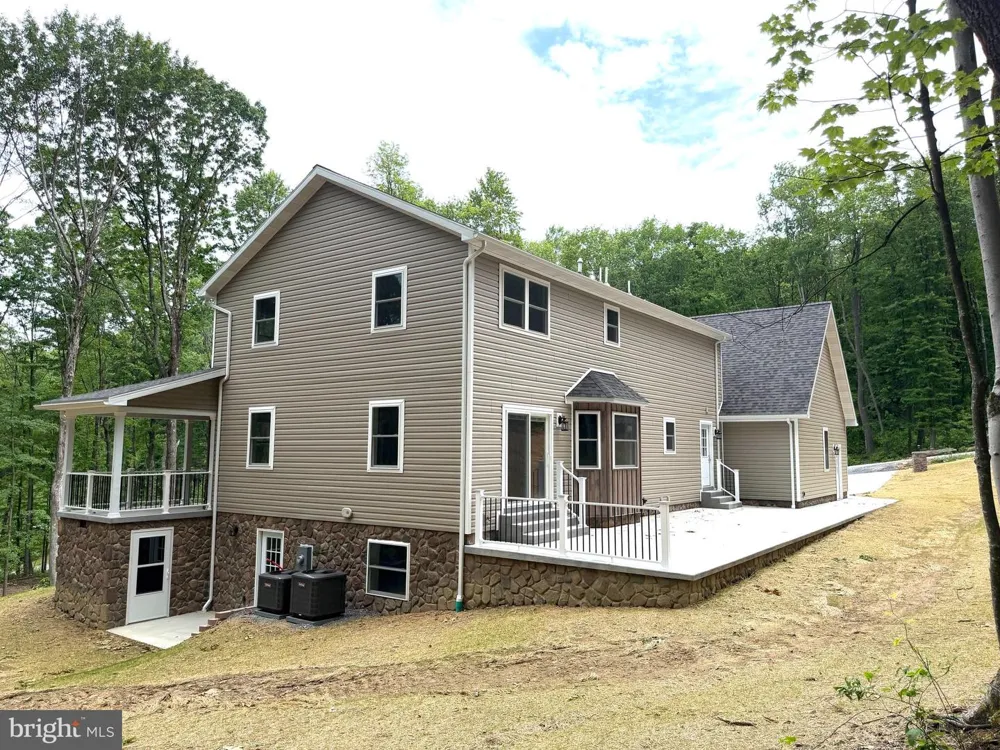 114 DRIPPING SPRING RD Morgantown, WV 26508
