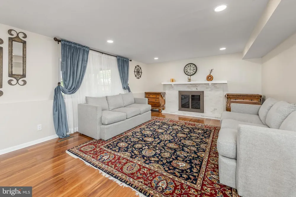 42 REGENT ROAD Cherry Hill, NJ 08003