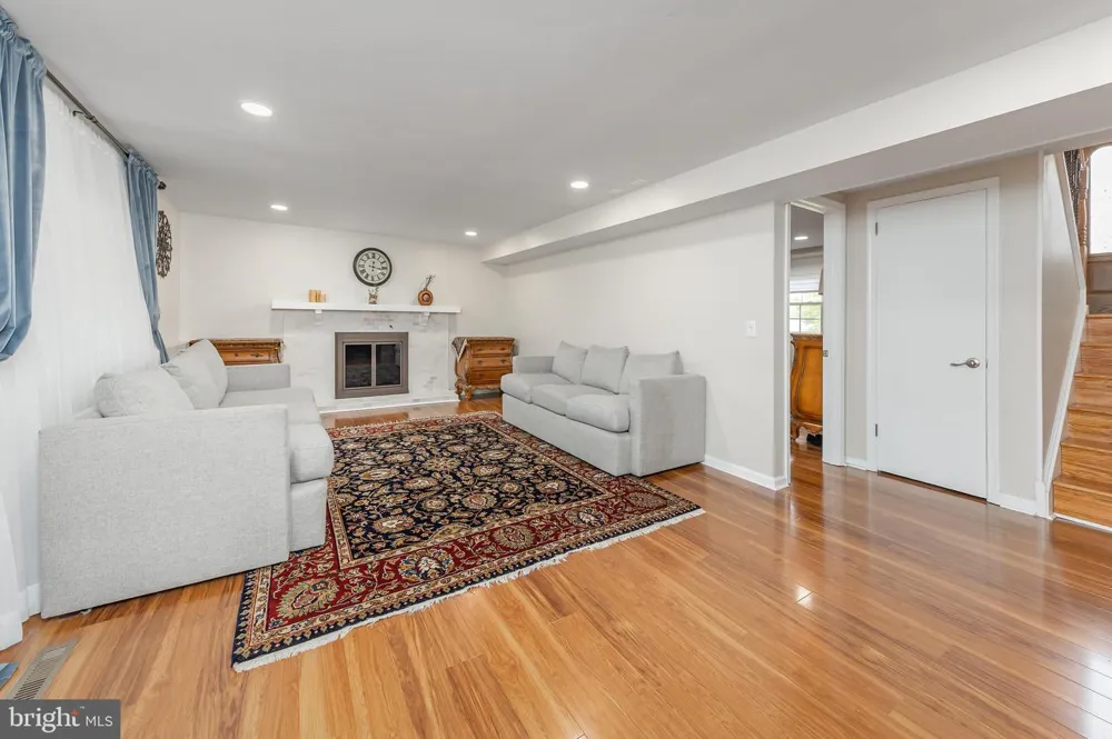 42 REGENT ROAD Cherry Hill, NJ 08003
