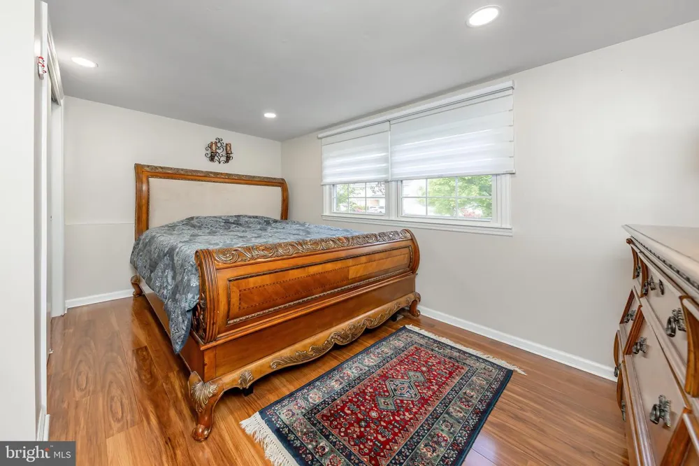 42 REGENT ROAD Cherry Hill, NJ 08003