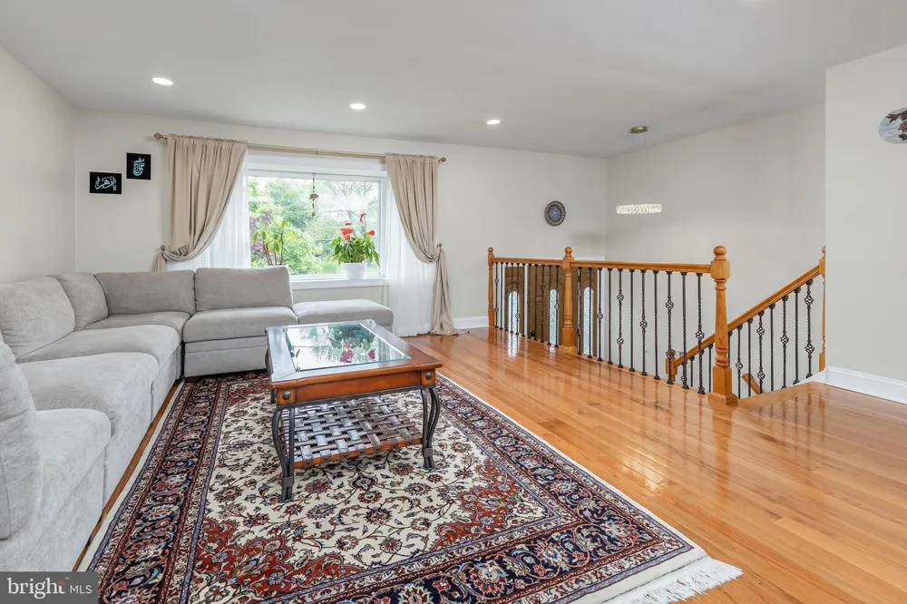 42 REGENT ROAD Cherry Hill, NJ 08003