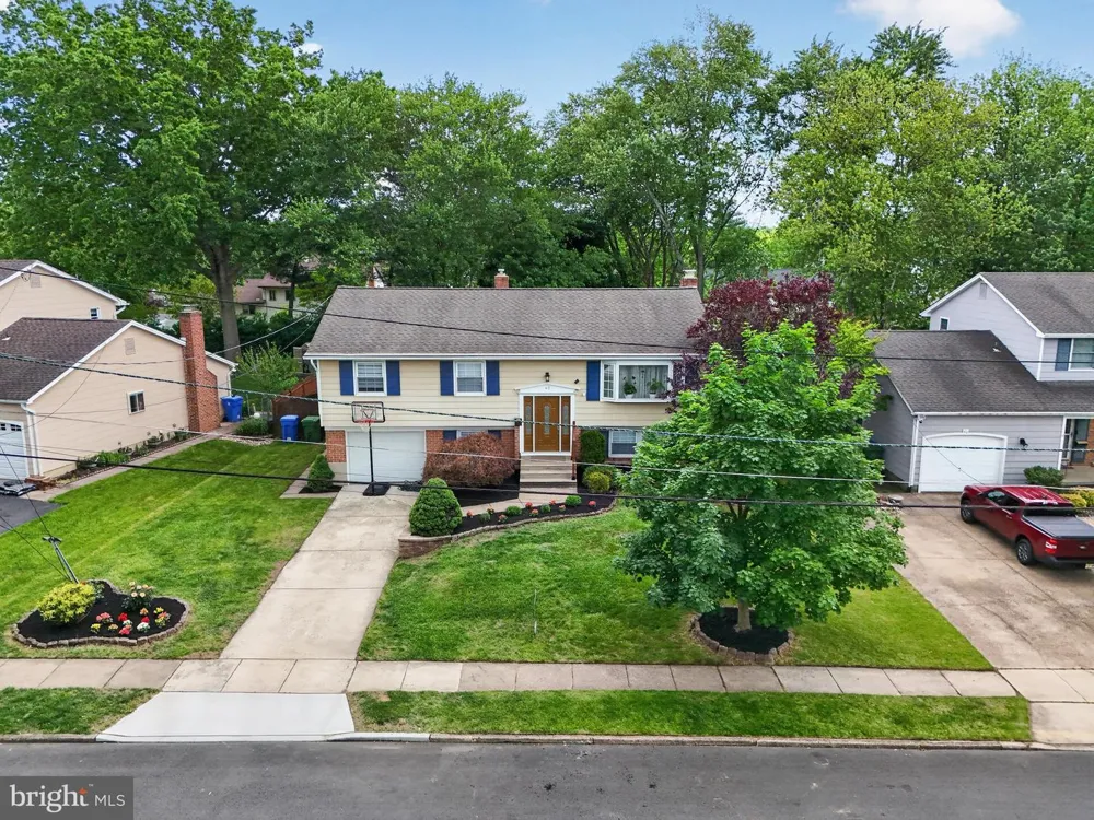 42 REGENT ROAD Cherry Hill, NJ 08003