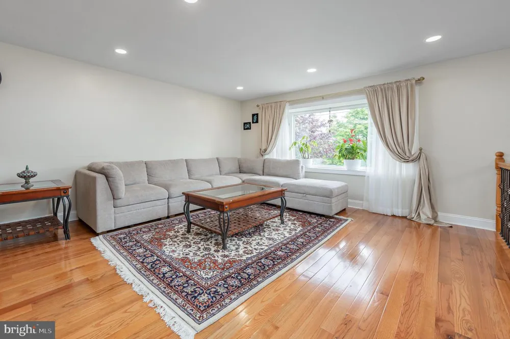 42 REGENT ROAD Cherry Hill, NJ 08003