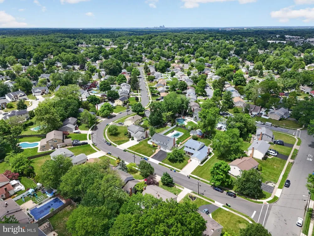 42 REGENT ROAD Cherry Hill, NJ 08003