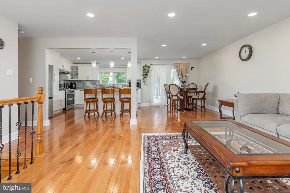 42 REGENT ROAD Cherry Hill, NJ 08003