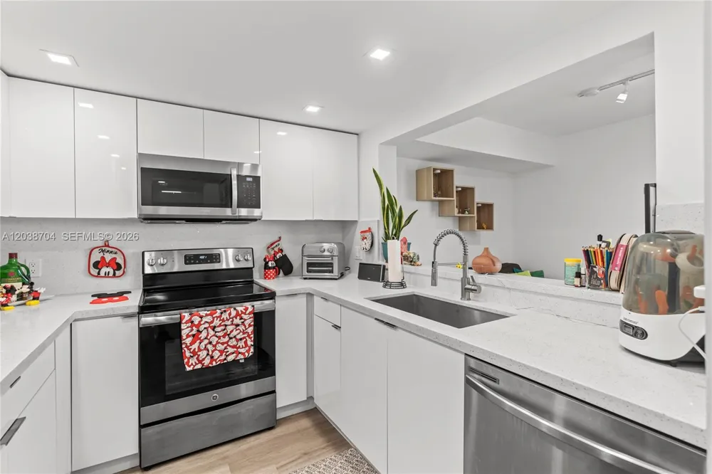 2055 SW 122nd Ave #326 Miami, FL 33175