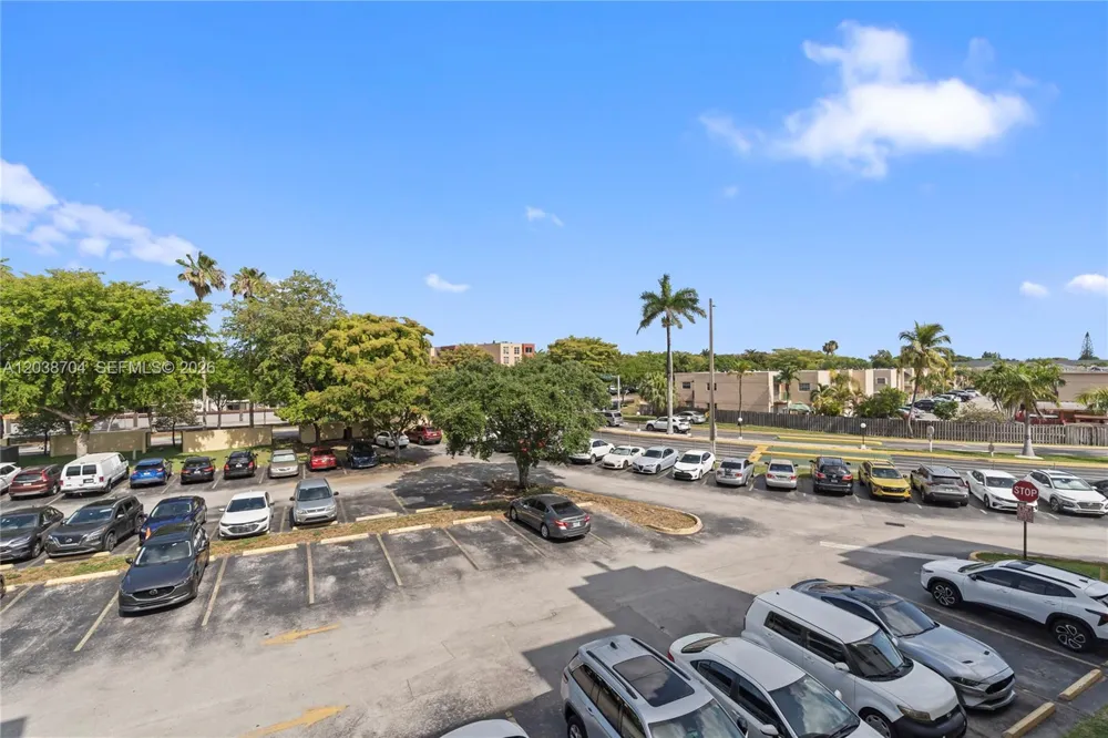2055 SW 122nd Ave #326 Miami, FL 33175
