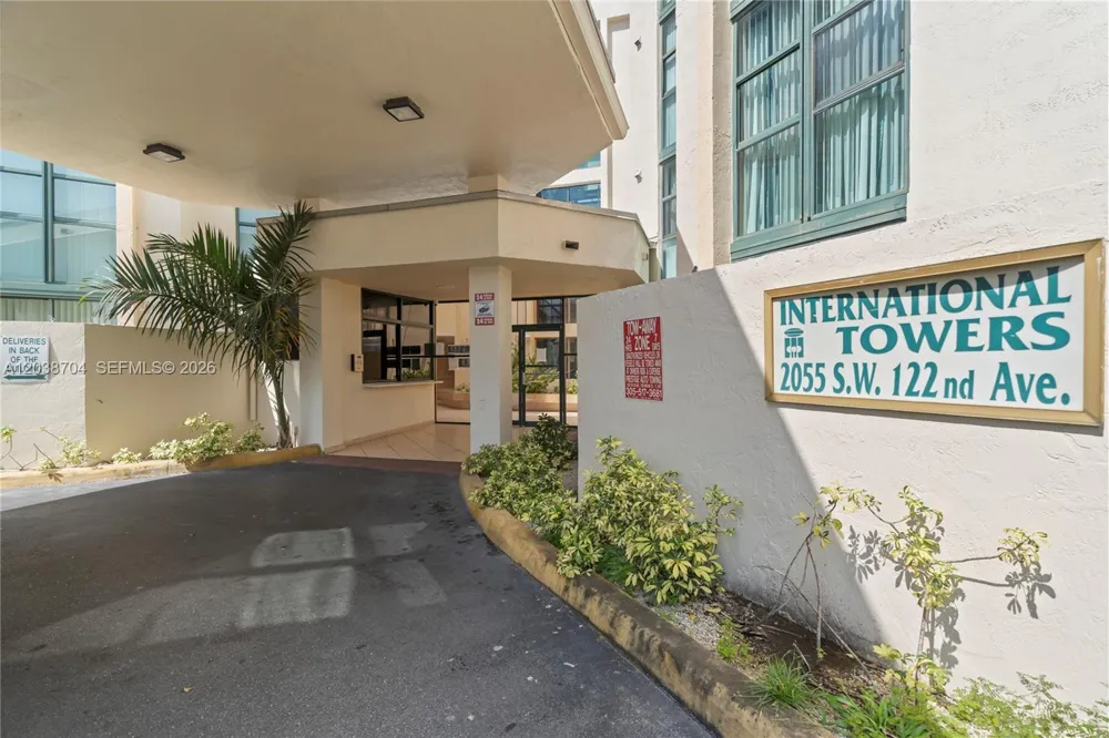 2055 SW 122nd Ave #326 Miami, FL 33175