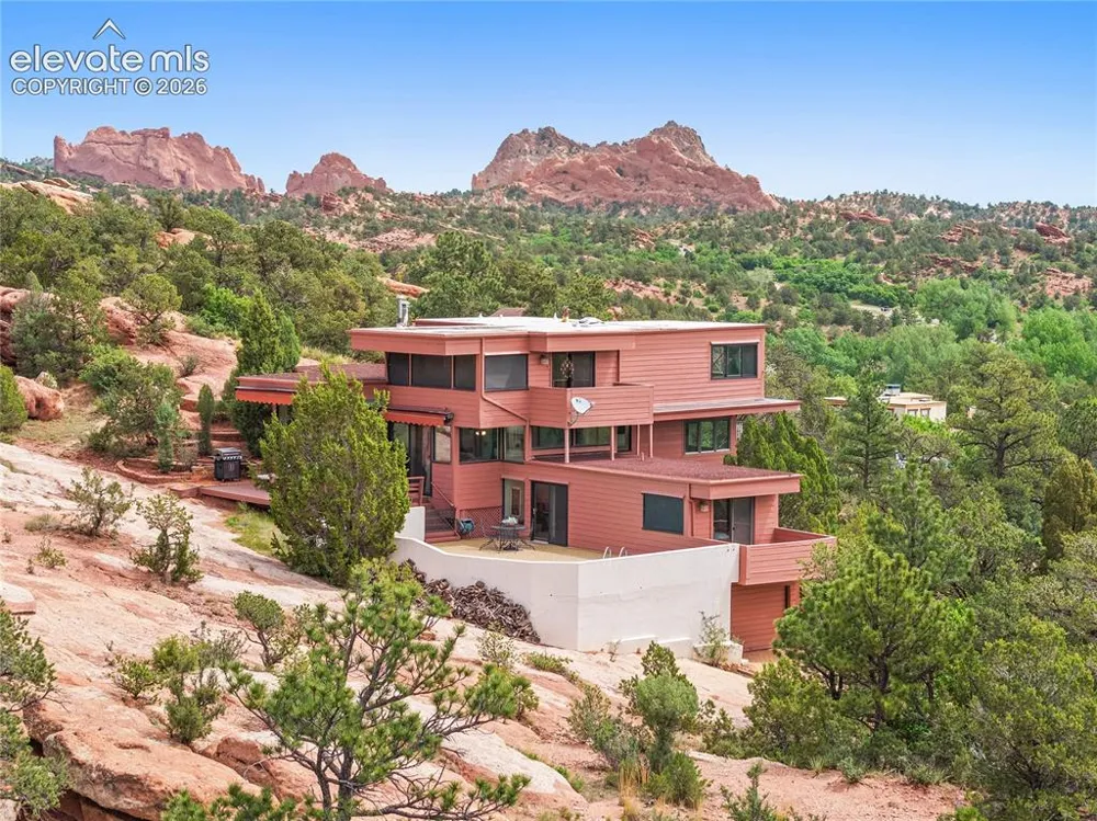 133 Via Vallecito Manitou Springs, CO 80829