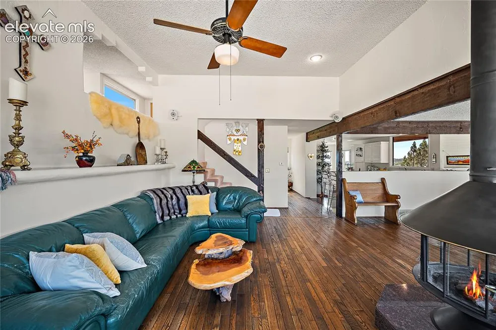 133 Via Vallecito Manitou Springs, CO 80829