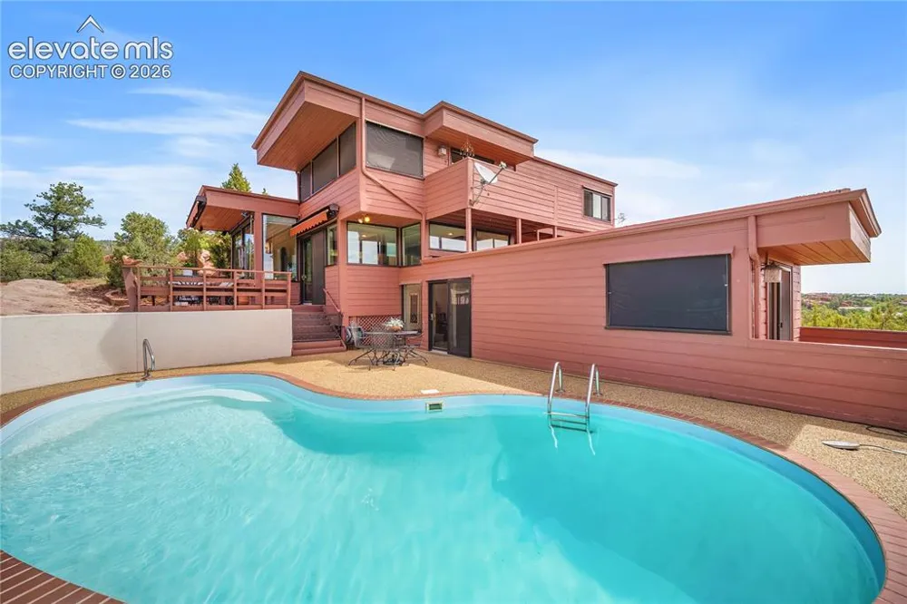 133 Via Vallecito Manitou Springs, CO 80829
