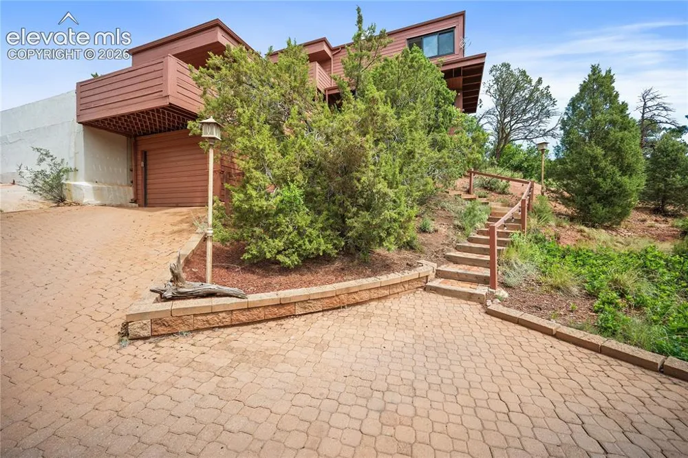 133 Via Vallecito Manitou Springs, CO 80829