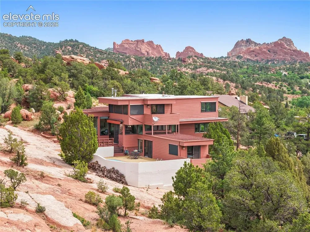 133 Via Vallecito Manitou Springs, CO 80829