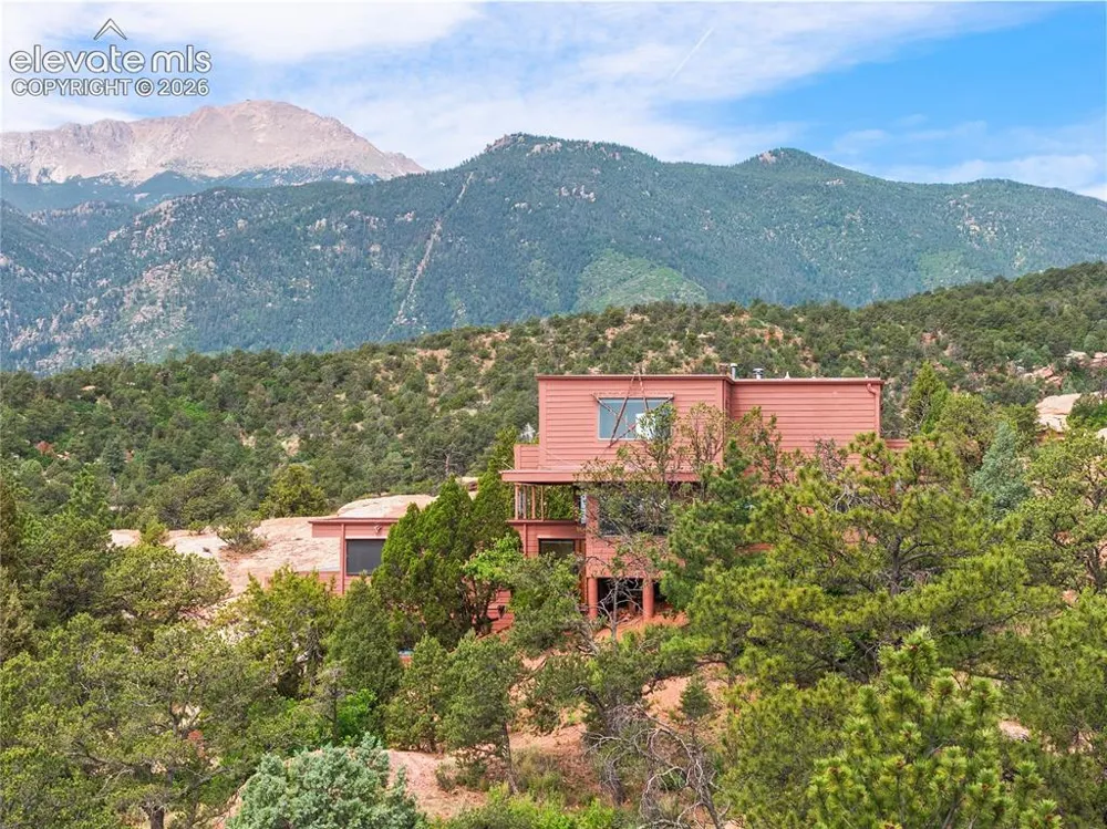 133 Via Vallecito Manitou Springs, CO 80829