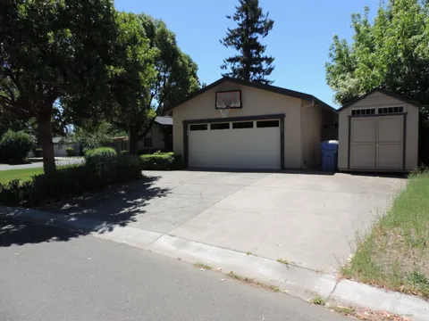 1027 Vassar Drive