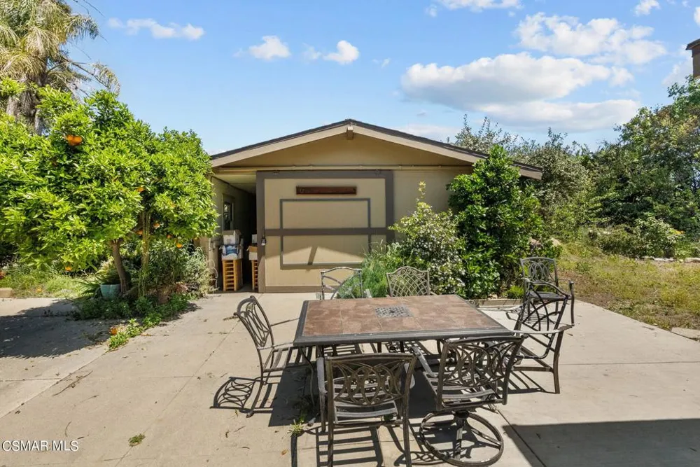 5682 Pine Grove Road Santa Paula, CA 93060