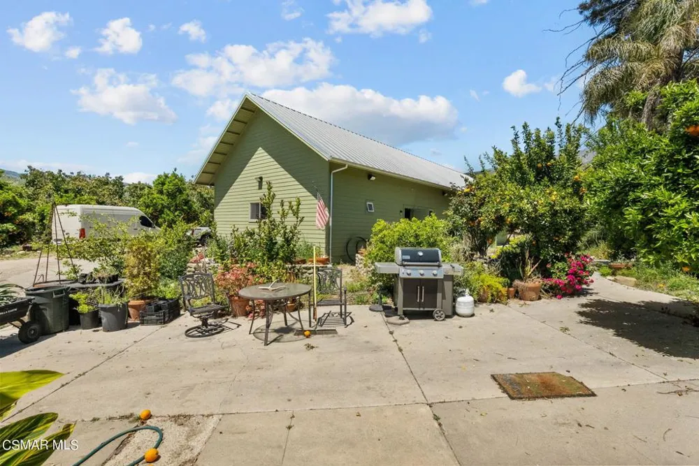 5682 Pine Grove Road Santa Paula, CA 93060