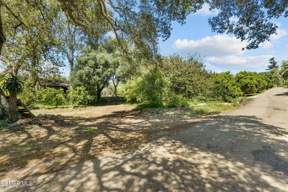 5682 Pine Grove Road Santa Paula, CA 93060