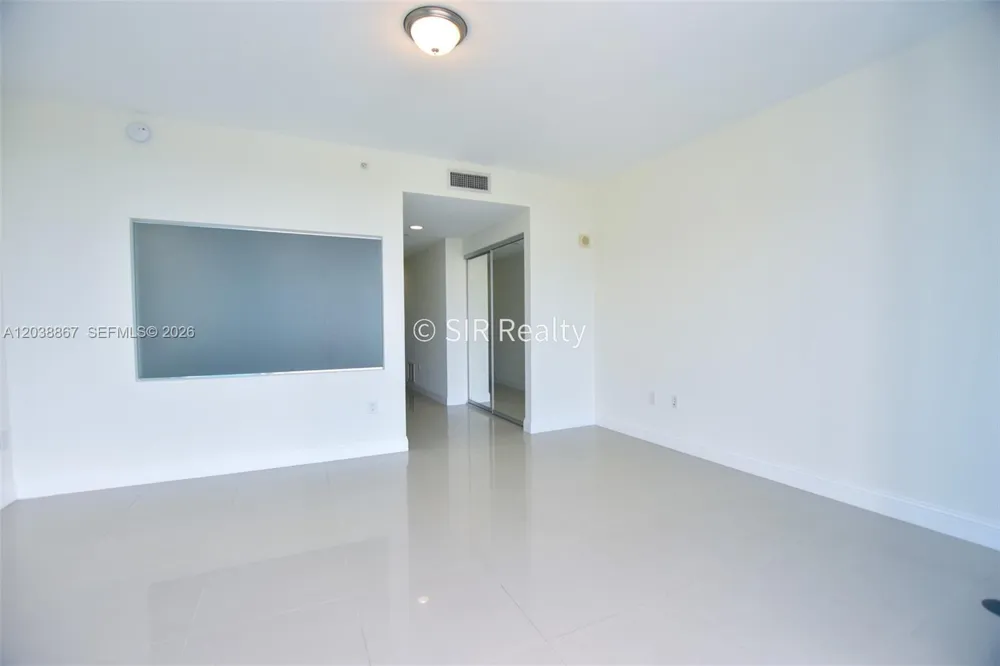 2950 NE 188th St #336 Aventura, FL 33180