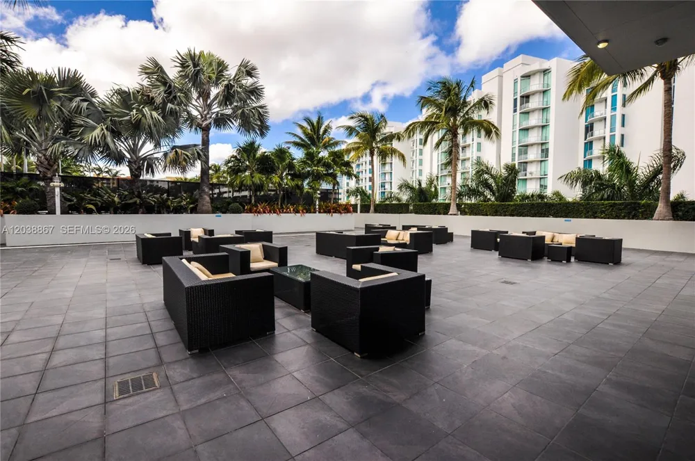 2950 NE 188th St #336 Aventura, FL 33180