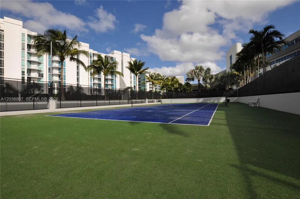 2950 NE 188th St #336 Aventura, FL 33180