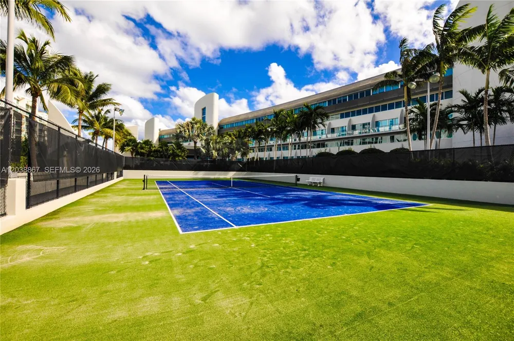 2950 NE 188th St #336 Aventura, FL 33180