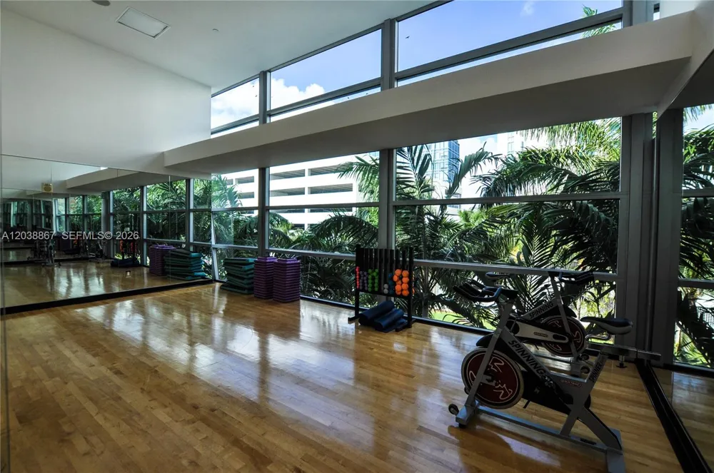2950 NE 188th St #336 Aventura, FL 33180