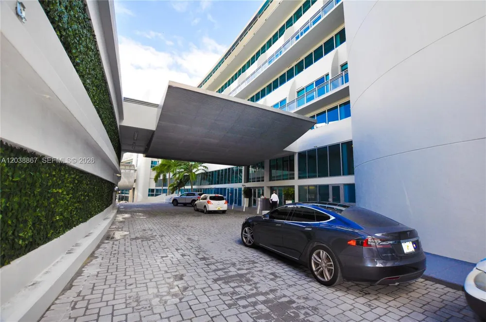 2950 NE 188th St #336 Aventura, FL 33180