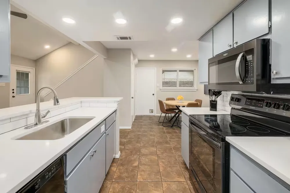 12304 BurrRidge Drive Austin, TX 78729