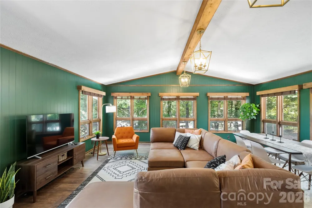 5545 Pine Ridge Drive Connelly Springs, NC 28612