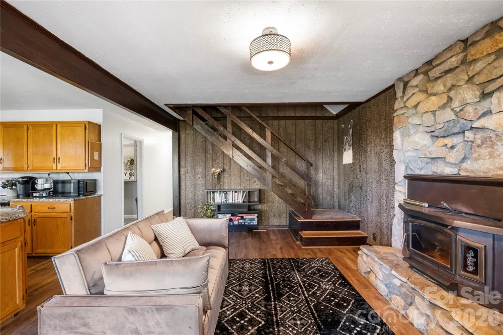 5545 Pine Ridge Drive Connelly Springs, NC 28612